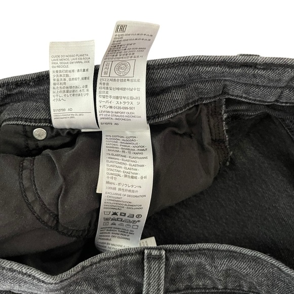 Levi’s High Waisted Mom Jean Black Denim Classic Fit Size 31 - Picture 7 of 10